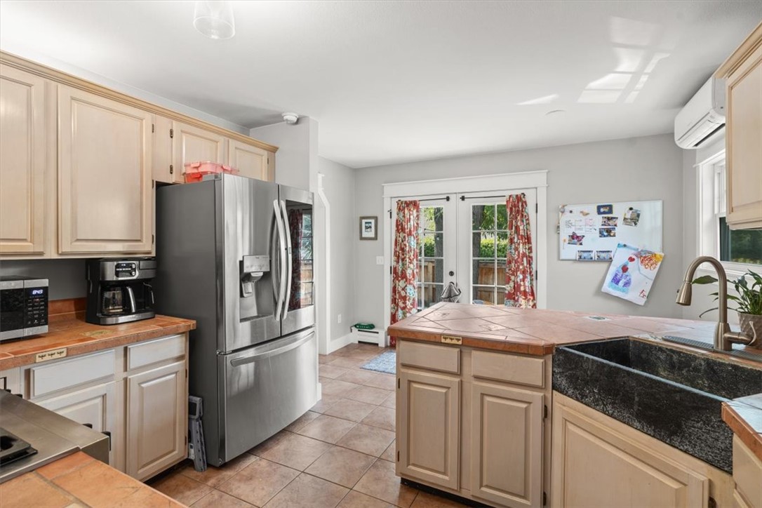 2510 Longfellow Place