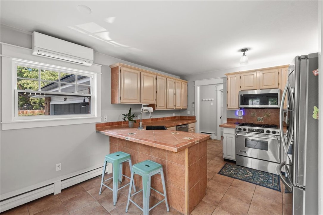 2510 Longfellow Place