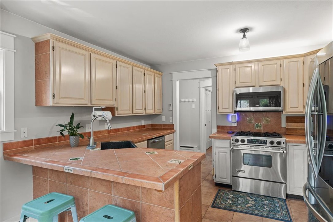 2510 Longfellow Place
