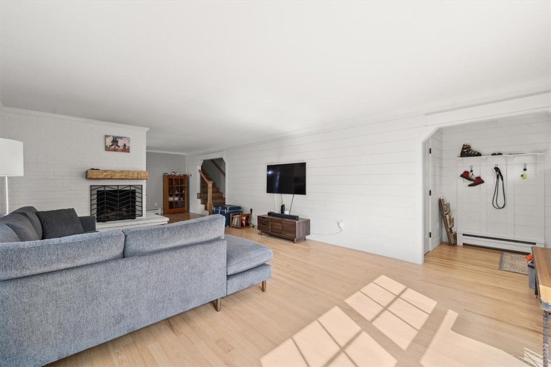 2510 Longfellow Place