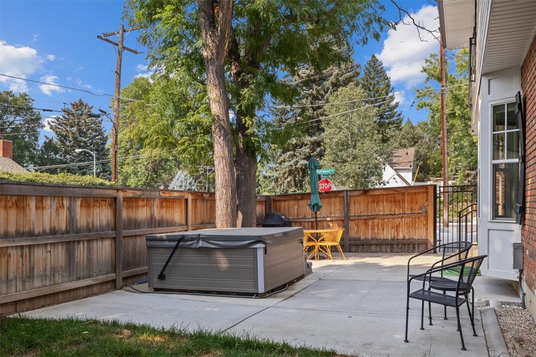 2510 Longfellow Place