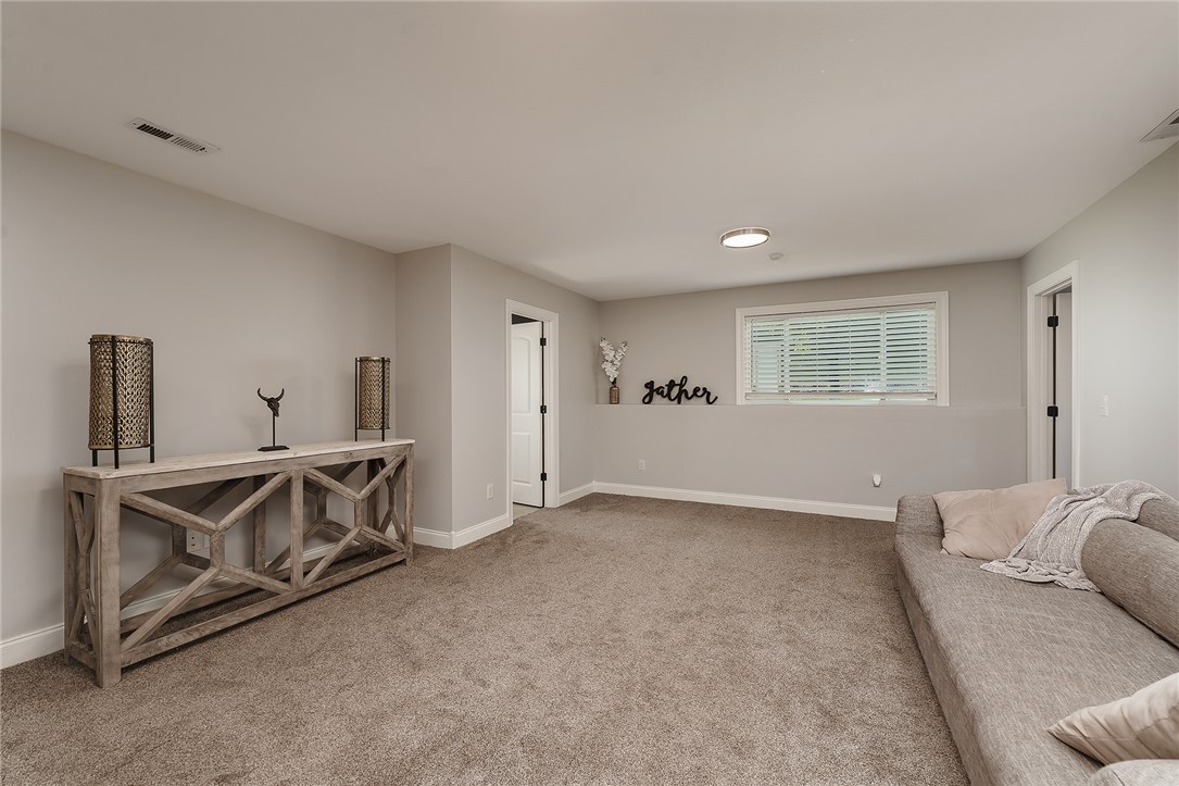 6840 Lakeshore Drive