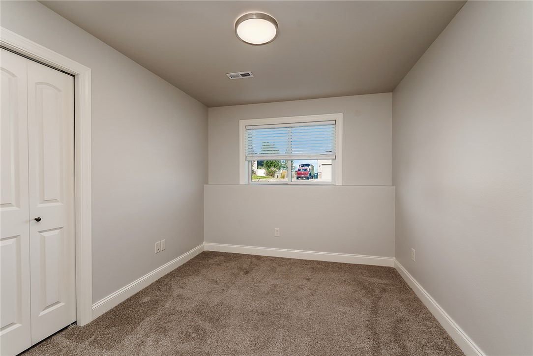 6840 Lakeshore Drive
