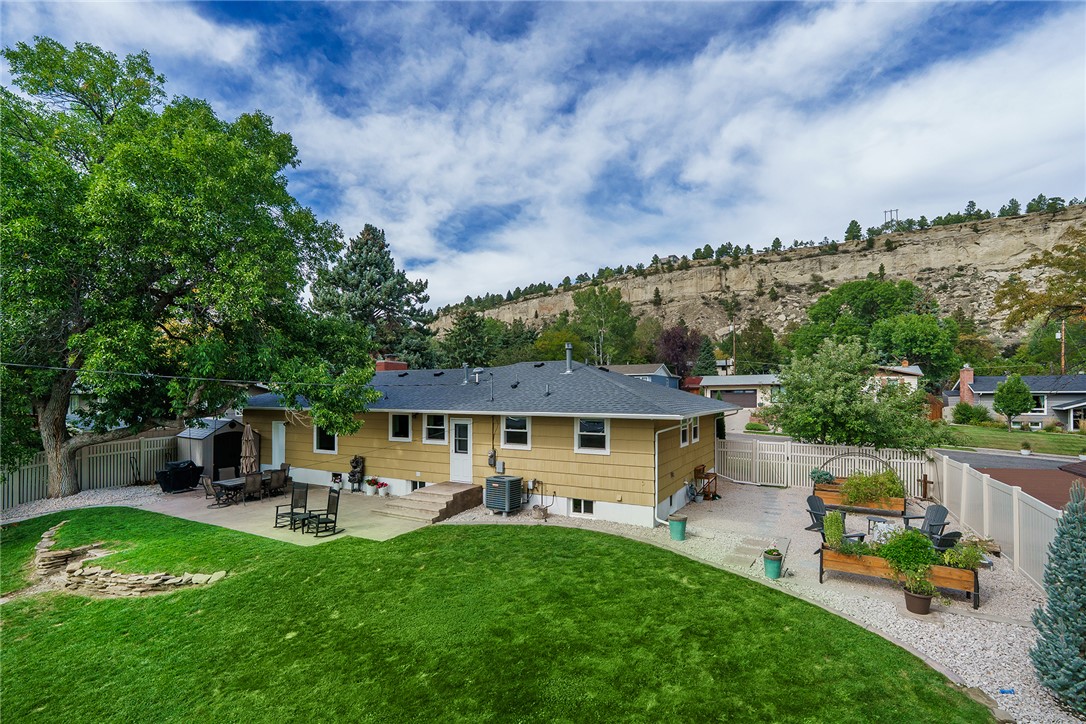 2416 Cascade Avenue