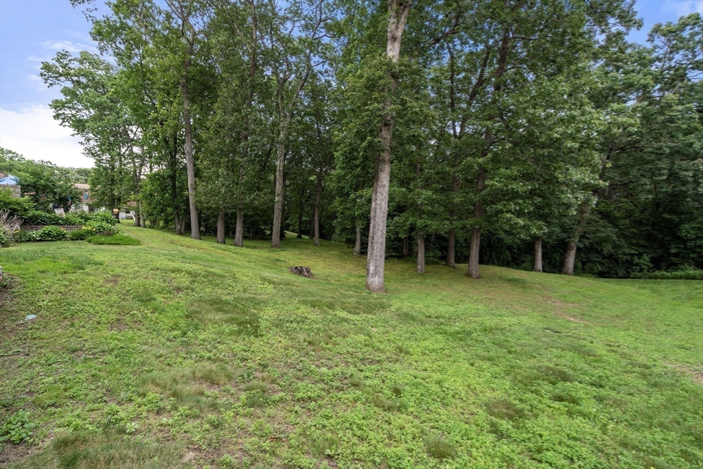 70 Granby Heights Unit: 70