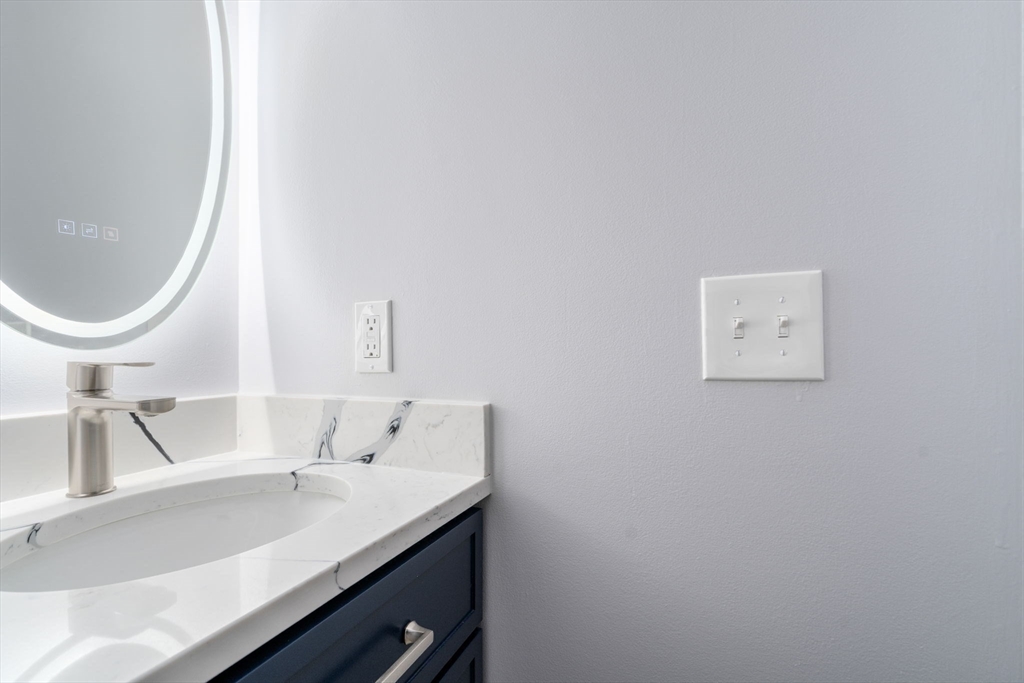 70 Granby Heights Unit: 70