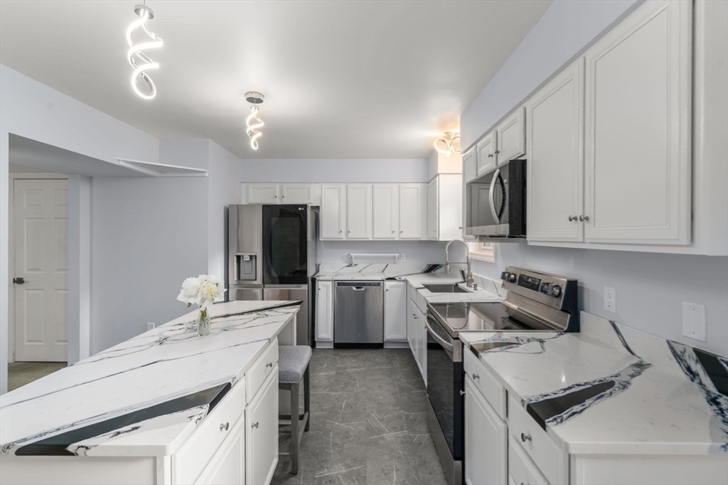 70 Granby Heights Unit: 70