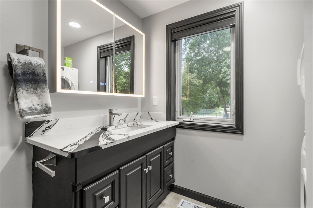 70 Granby Heights Unit: 70