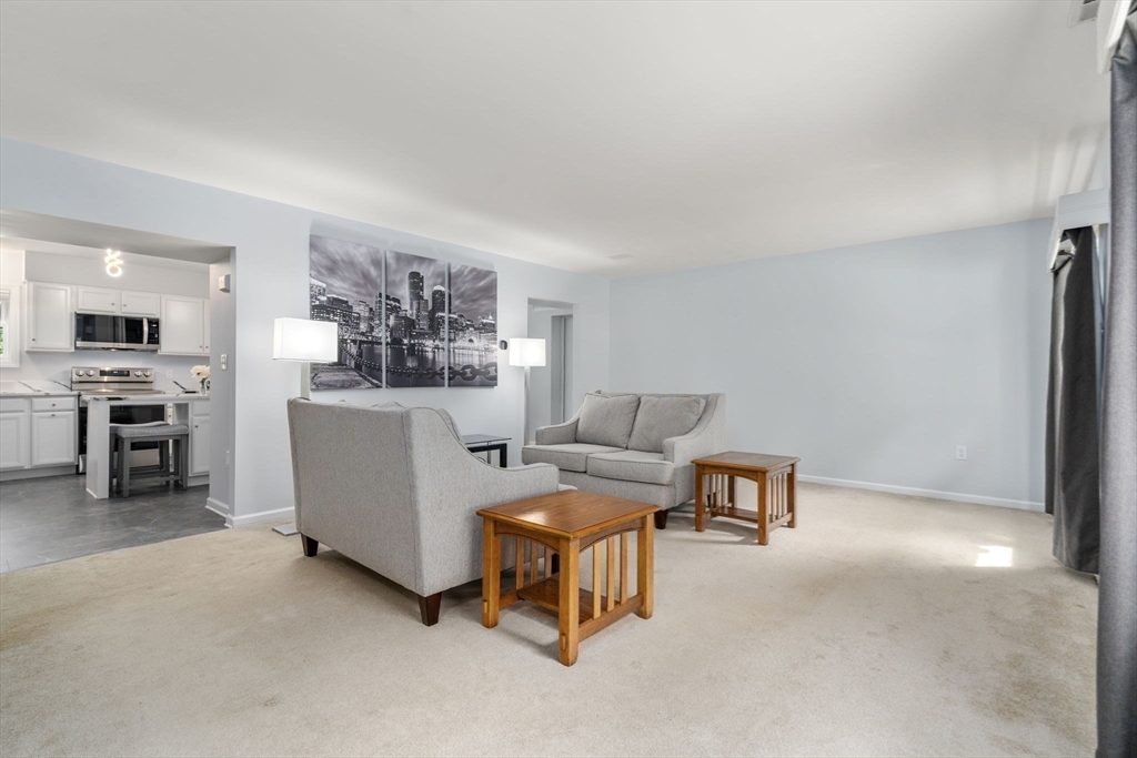 70 Granby Heights Unit: 70