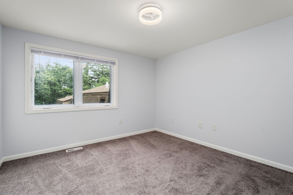 70 Granby Heights Unit: 70