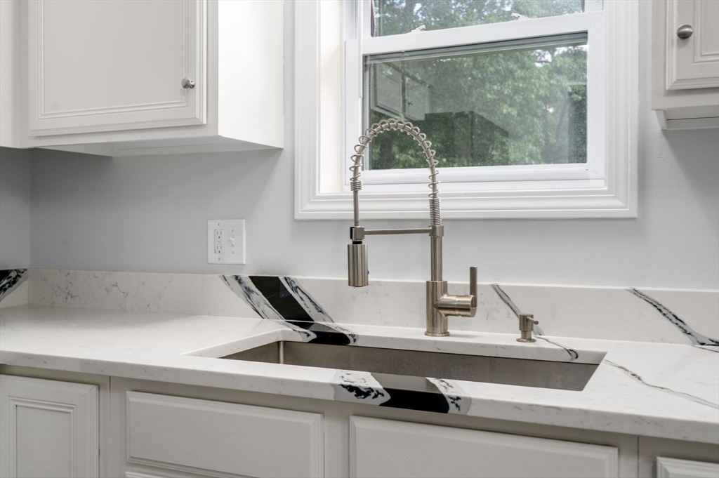 70 Granby Heights Unit: 70