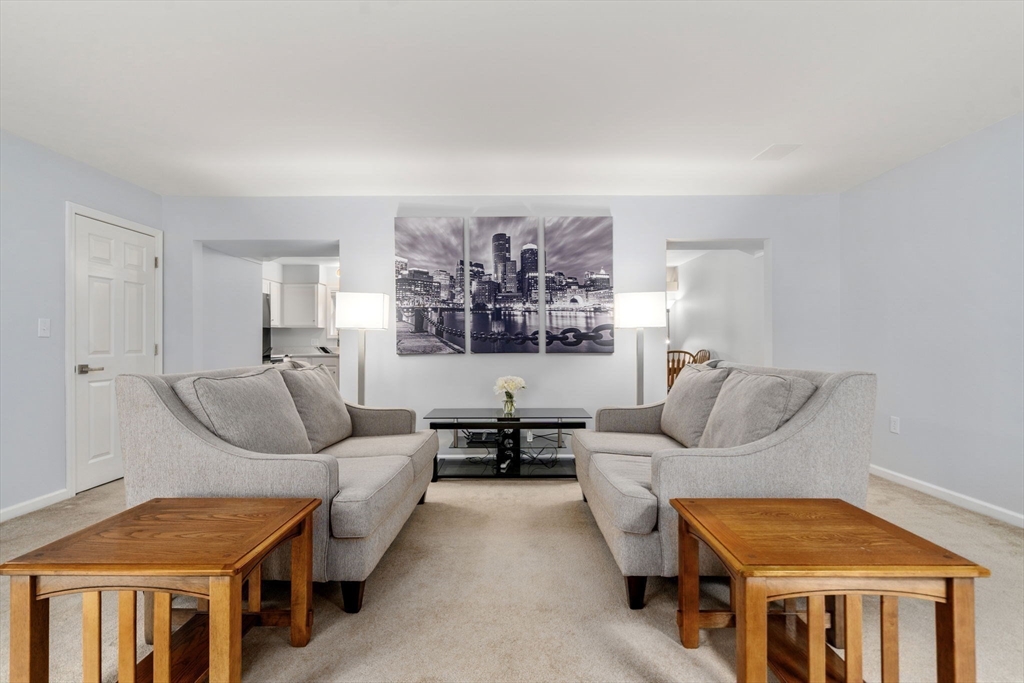 70 Granby Heights Unit: 70