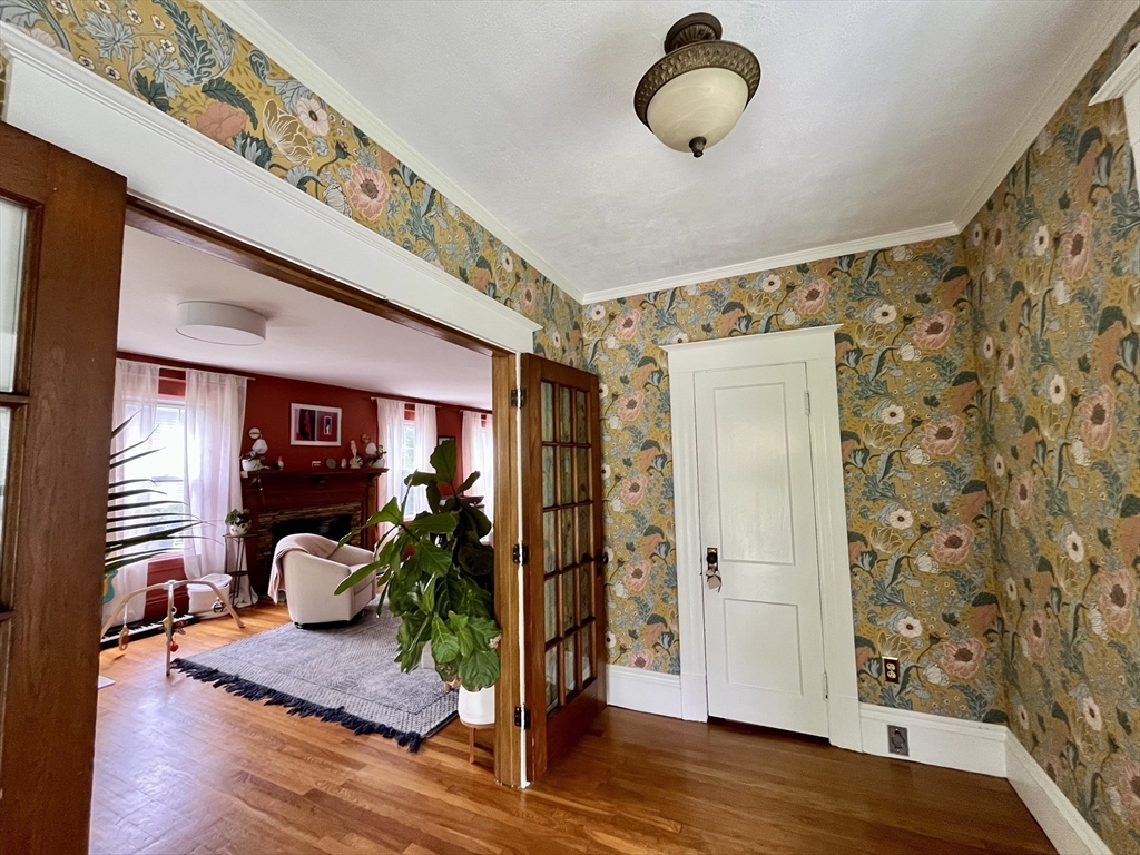 33 Montgomery Ave