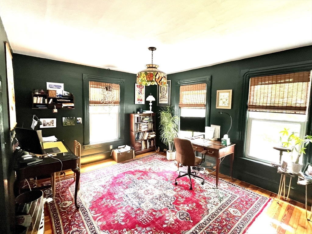 33 Montgomery Ave