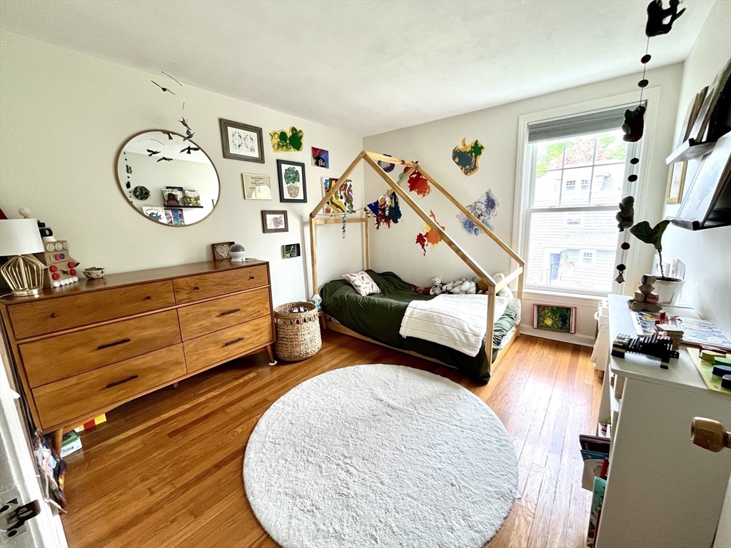 33 Montgomery Ave