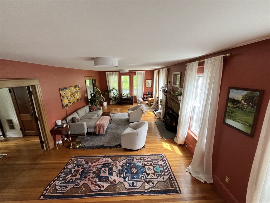 33 Montgomery Ave
