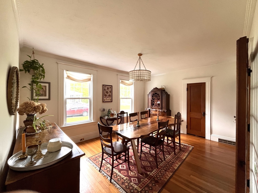 33 Montgomery Ave