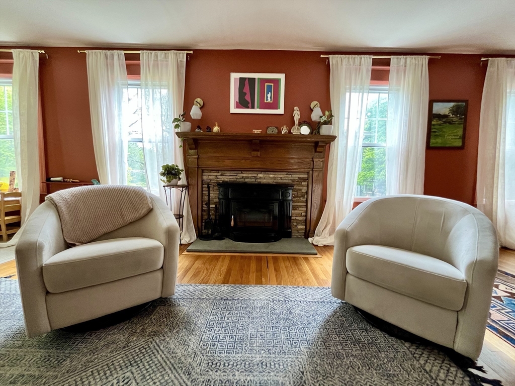 33 Montgomery Ave