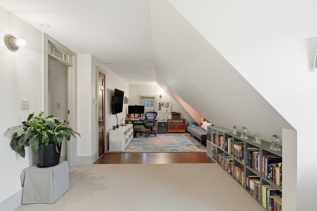 27 Lexington Ave