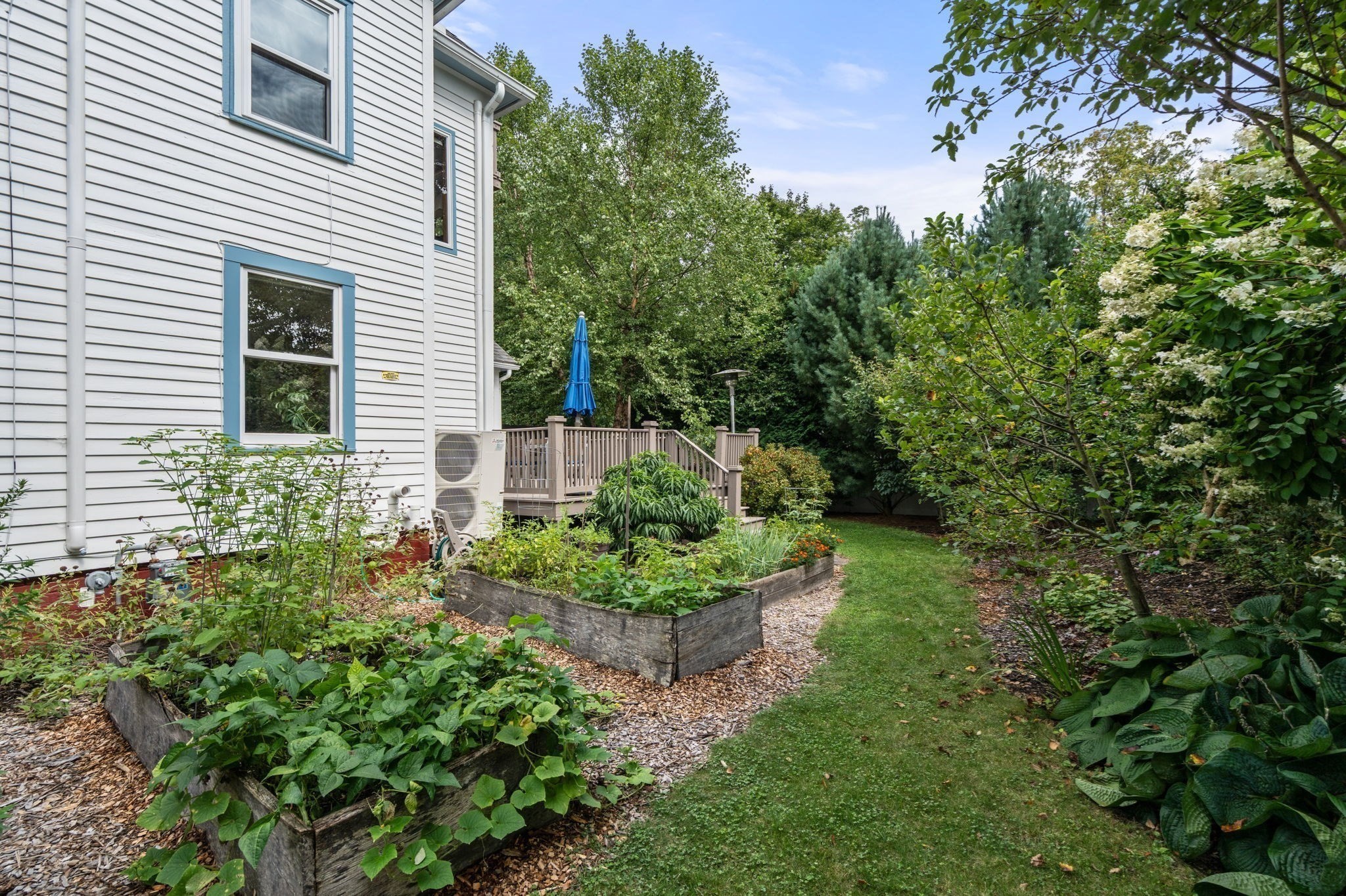 63 Massasoit St