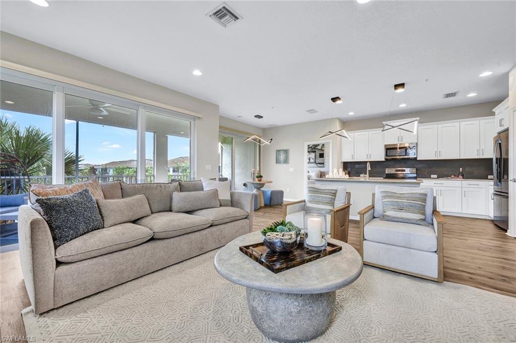 2344 Sheen LN # 305