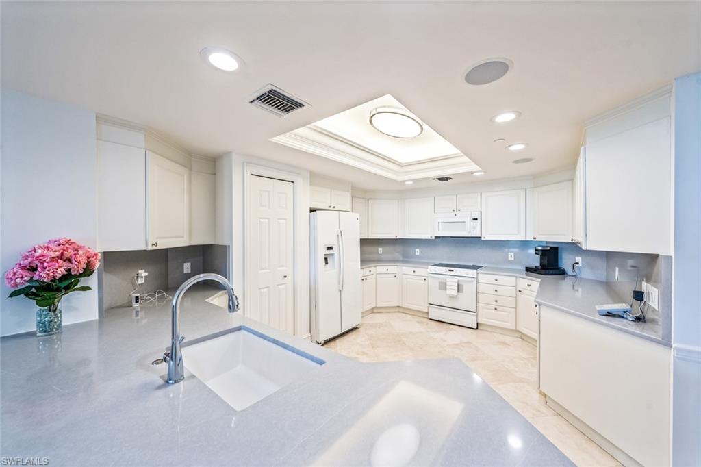 7117 Pelican Bay BLVD # 708