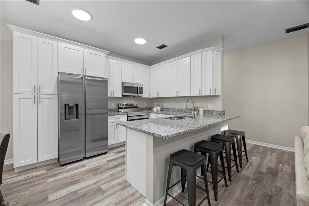 9342 Lake Abby LN