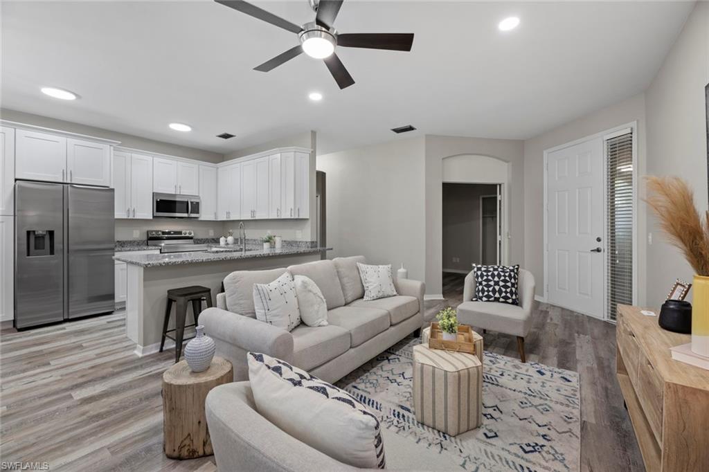 9342 Lake Abby LN