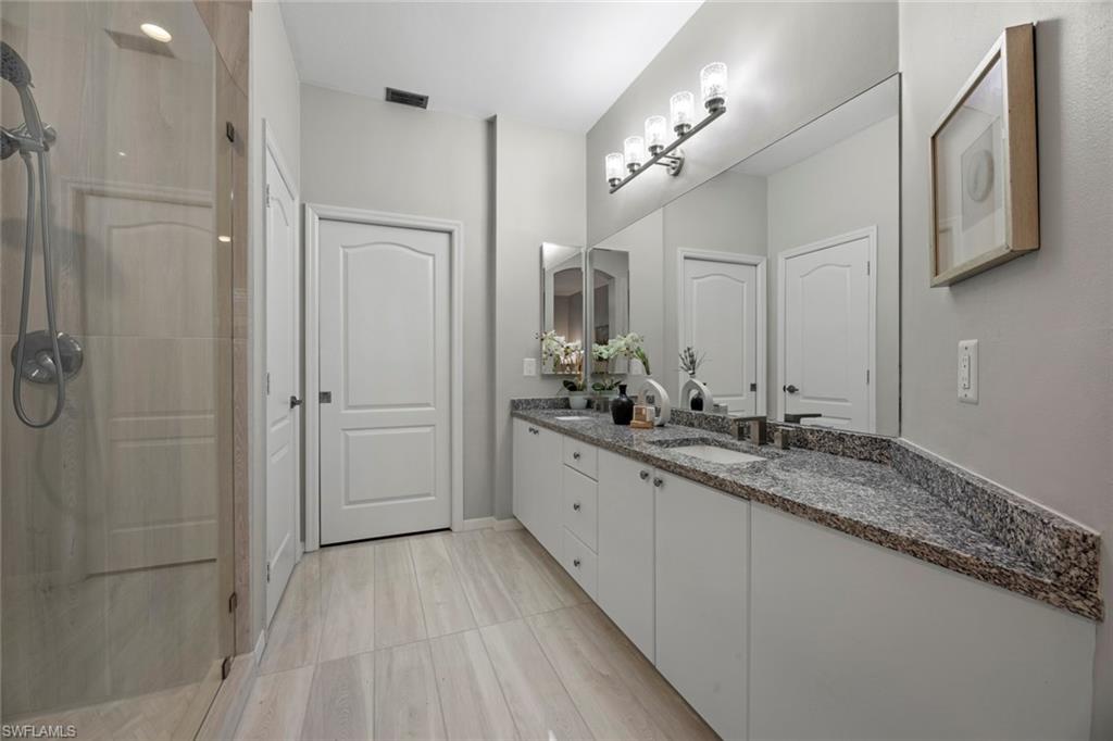 9342 Lake Abby LN