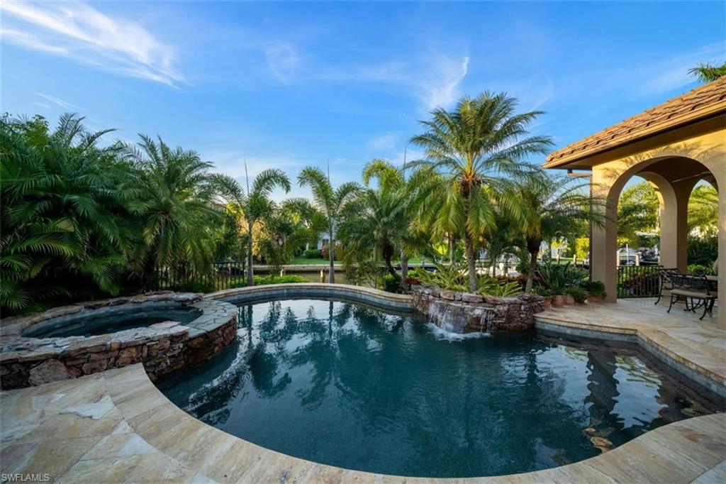 611 Eighteenth AVE S