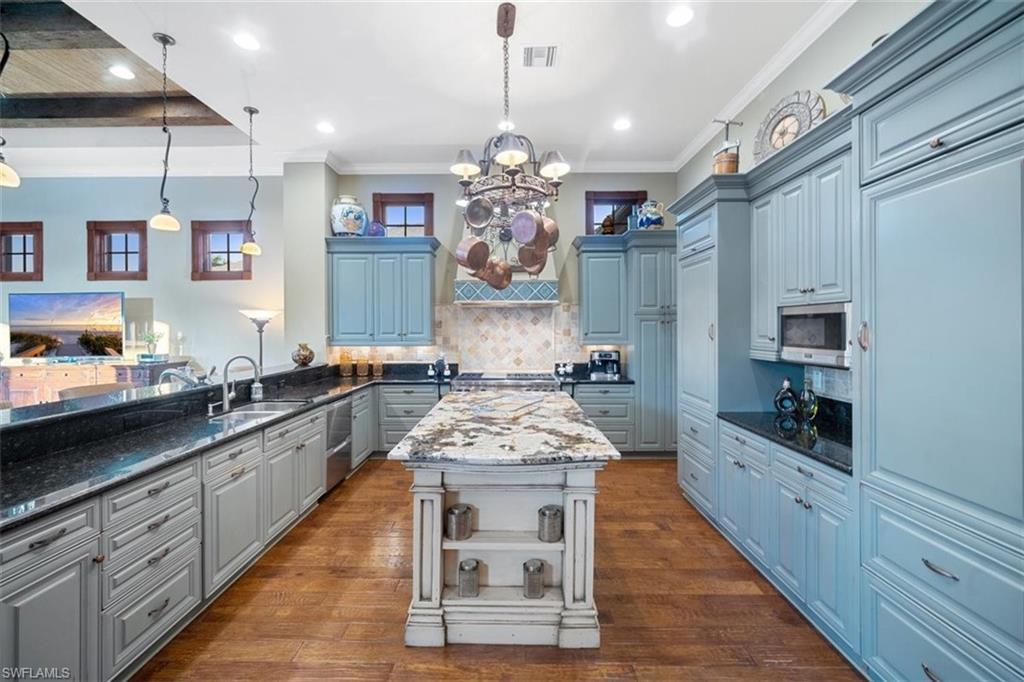 611 Eighteenth AVE S