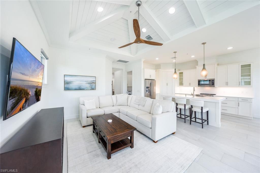 6585 Dominica DR # 201