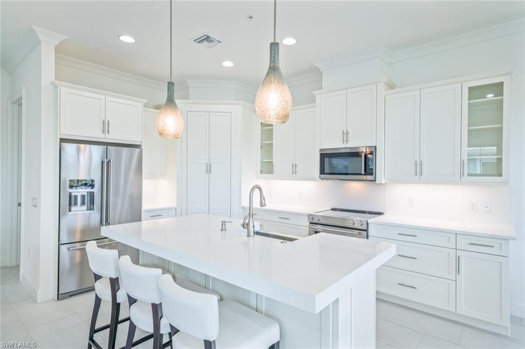 6585 Dominica DR # 201