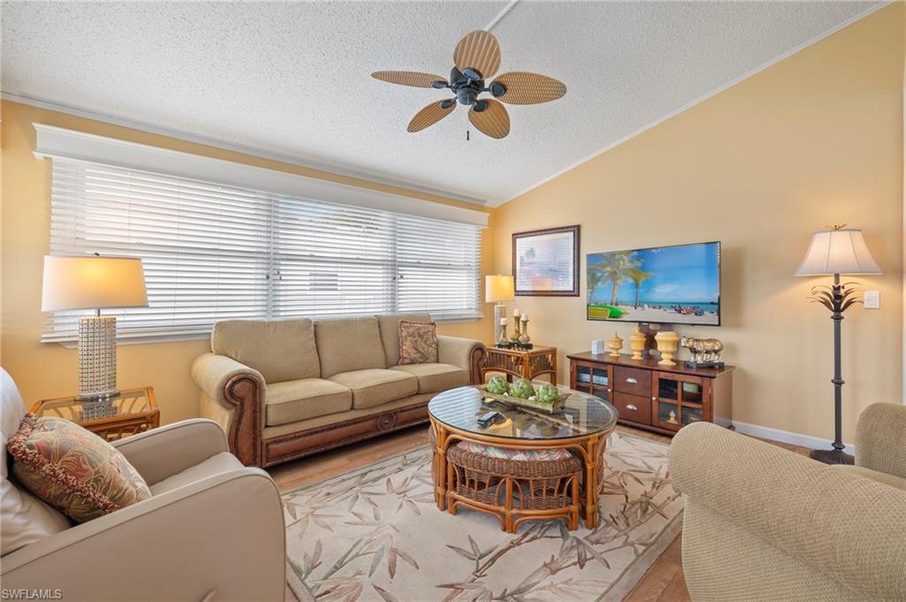 4044 Crystal Lake DR