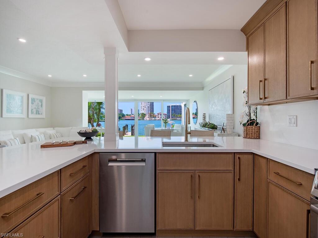 4047 Crayton RD # 4047