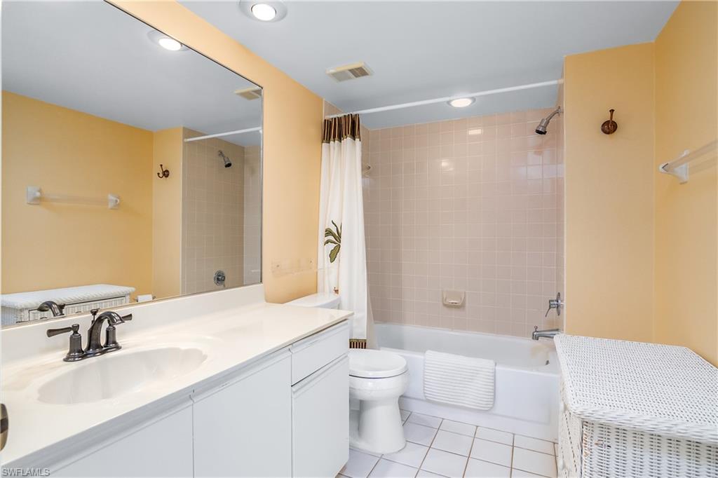 256 Deerwood CIR # 4