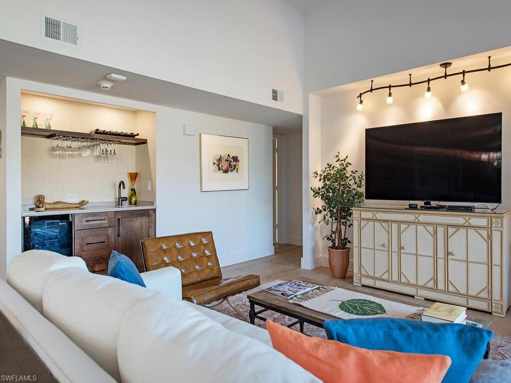 6710 Pelican Bay BLVD # 432