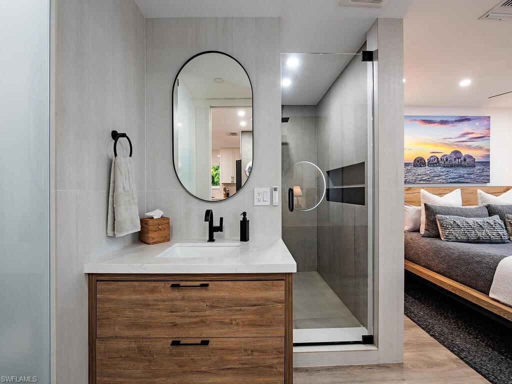 2500 Gulf Shore BLVD N # N7