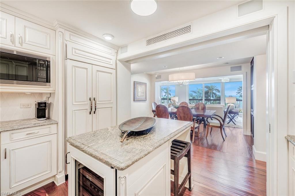 4551 Gulf Shore BLVD N # 402