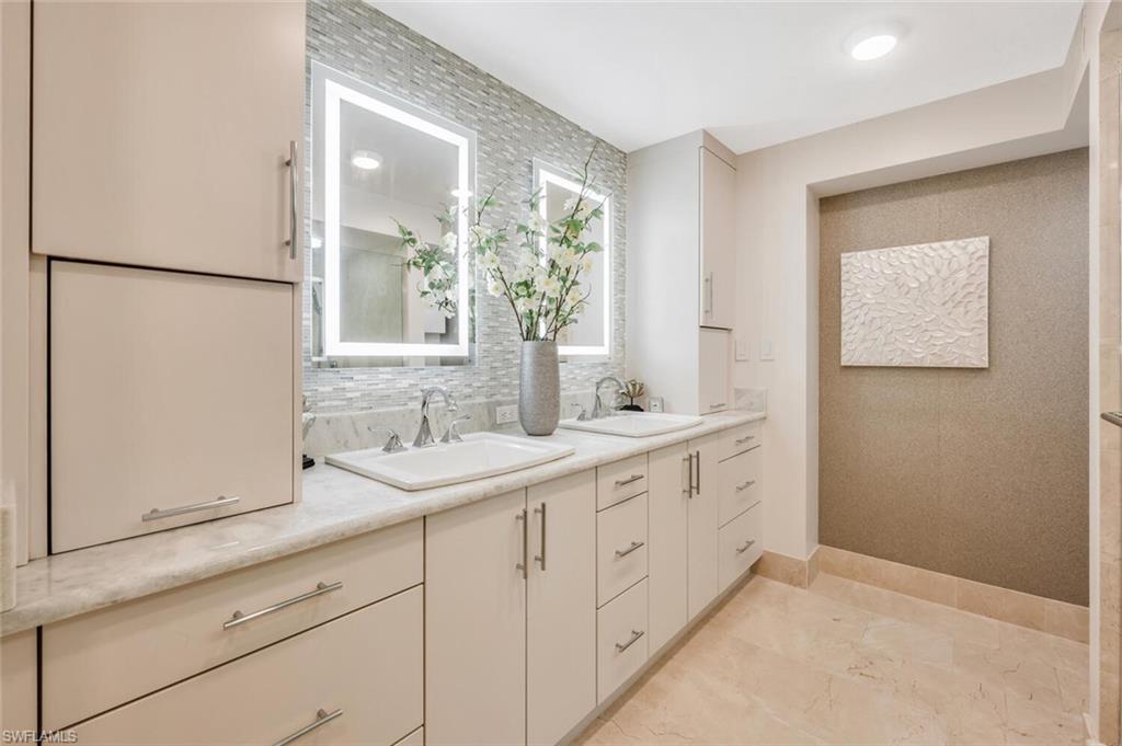 4551 Gulf Shore BLVD N # 402