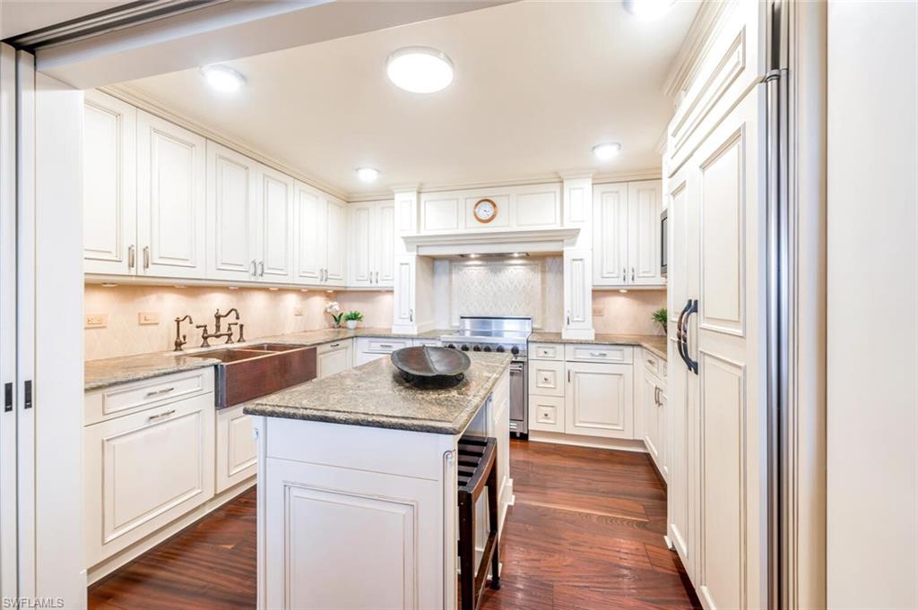 4551 Gulf Shore BLVD N # 402