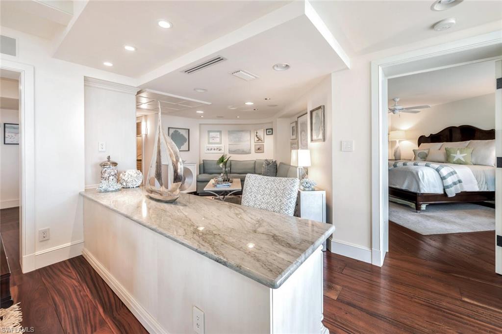 4551 Gulf Shore BLVD N # 402