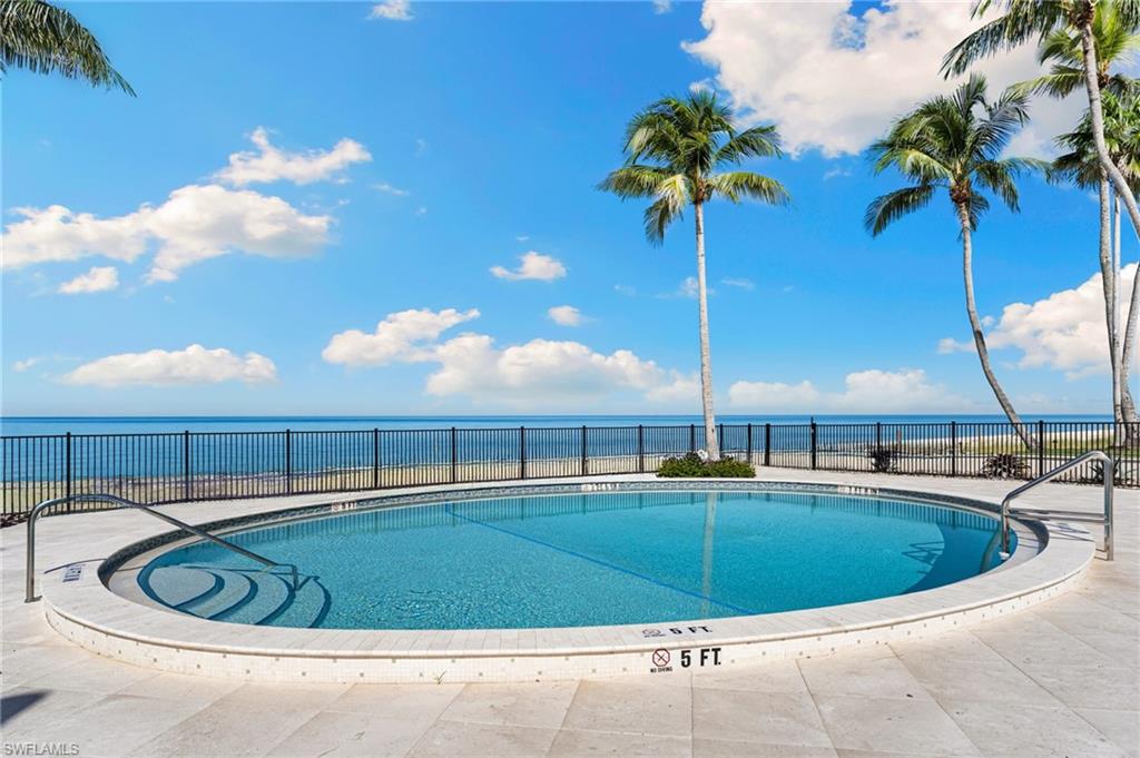 2401 Gulf Shore BLVD N # 1 Unit: Villa 1
