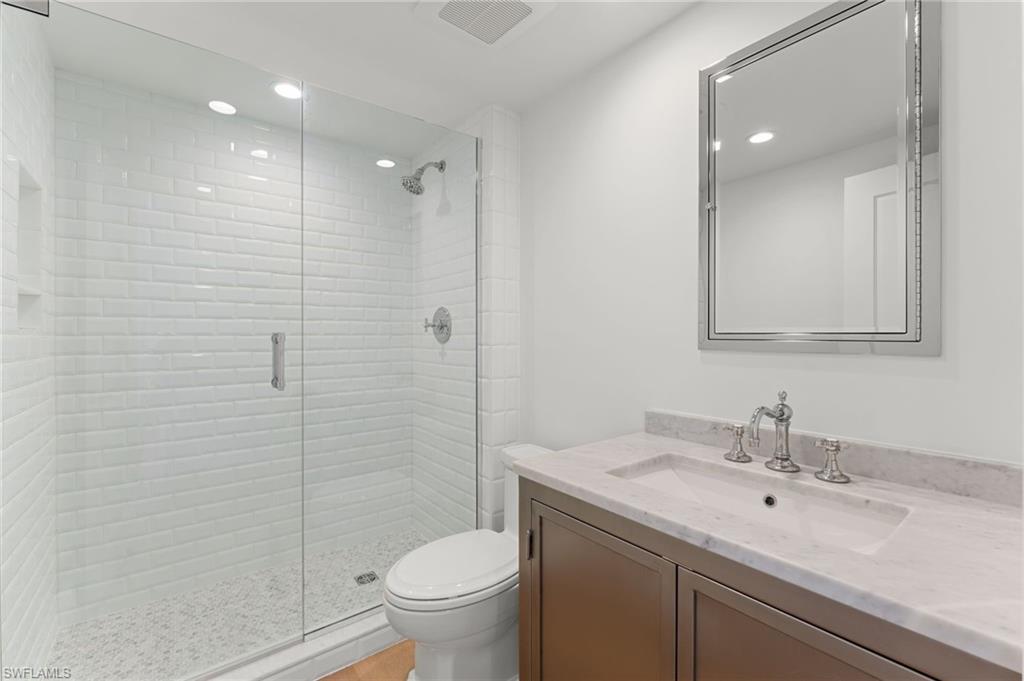 2401 Gulf Shore BLVD N # 1 Unit: Villa 1