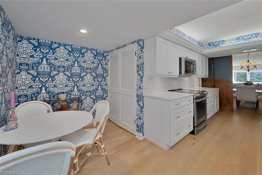 1900 Gulf Shore BLVD N # 103