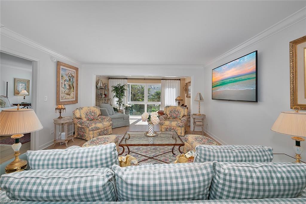 1900 Gulf Shore BLVD N # 103