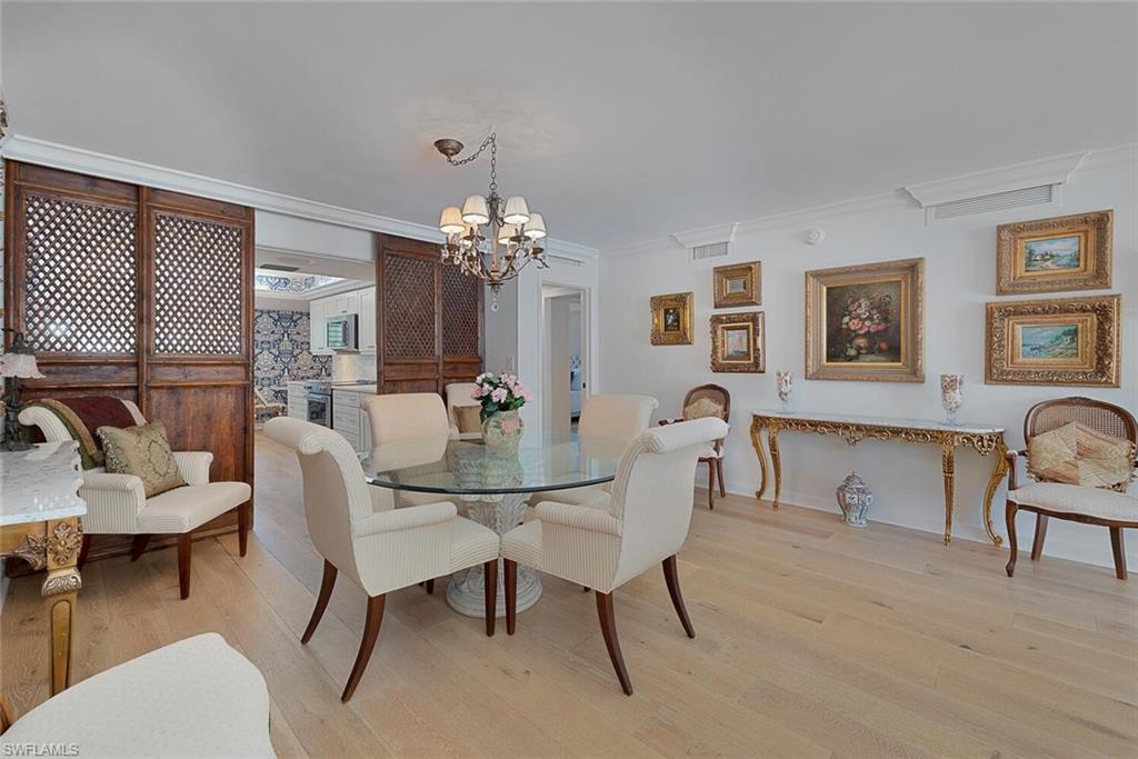 1900 Gulf Shore BLVD N # 103