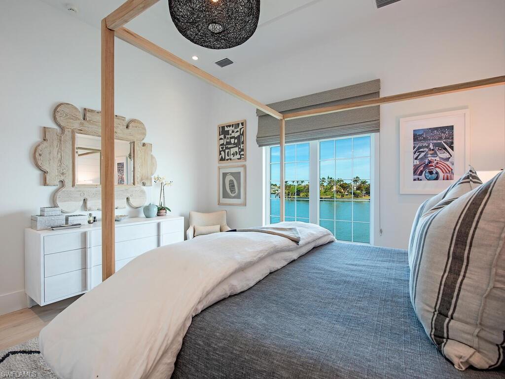 4000 Gulf Shore BLVD N # 1600