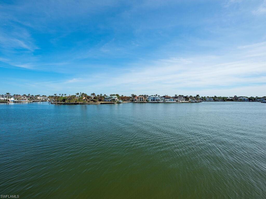 4000 Gulf Shore BLVD N # 1600