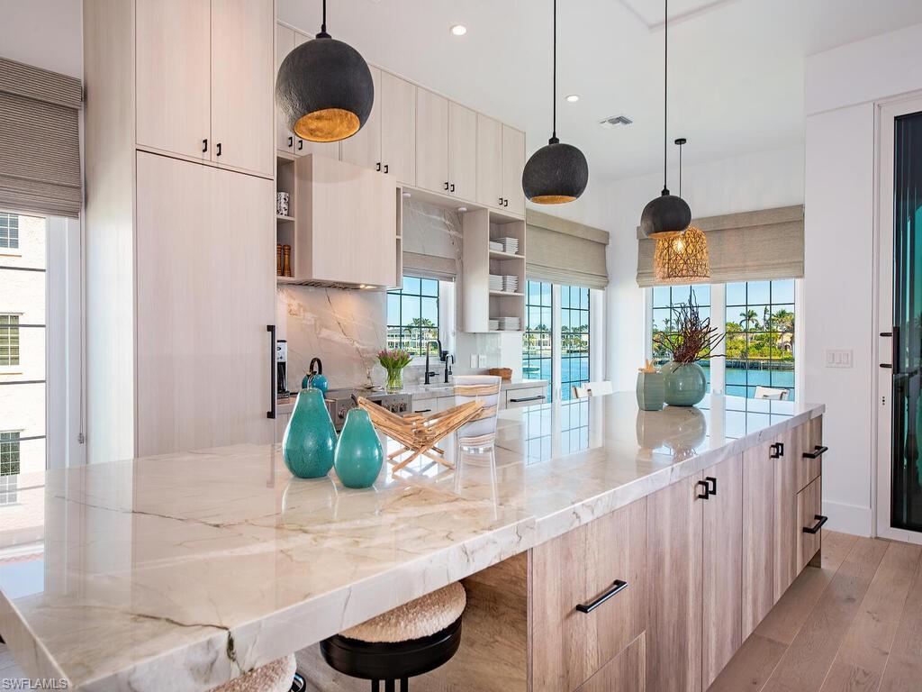 4000 Gulf Shore BLVD N # 1600